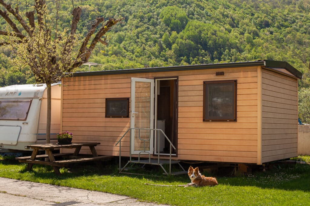 bungalow con jardín exterior en vall de boí